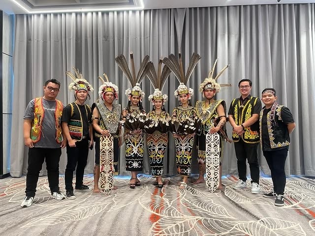 Tari Dayak Tiga Bangen